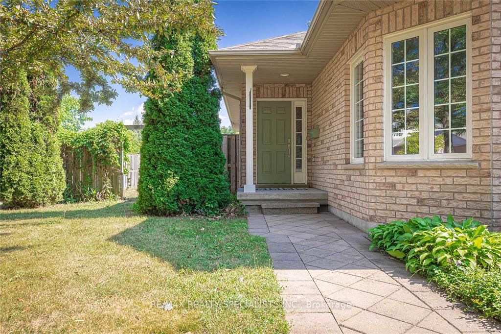 83 Jasmine Dr