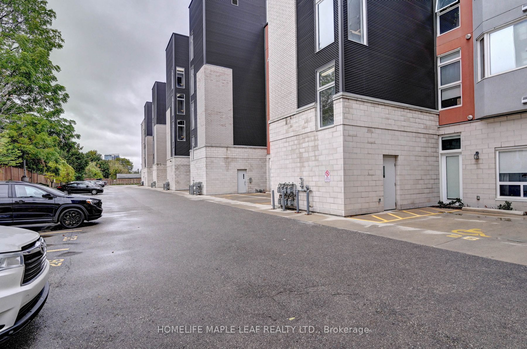 253 Albert St W, #106