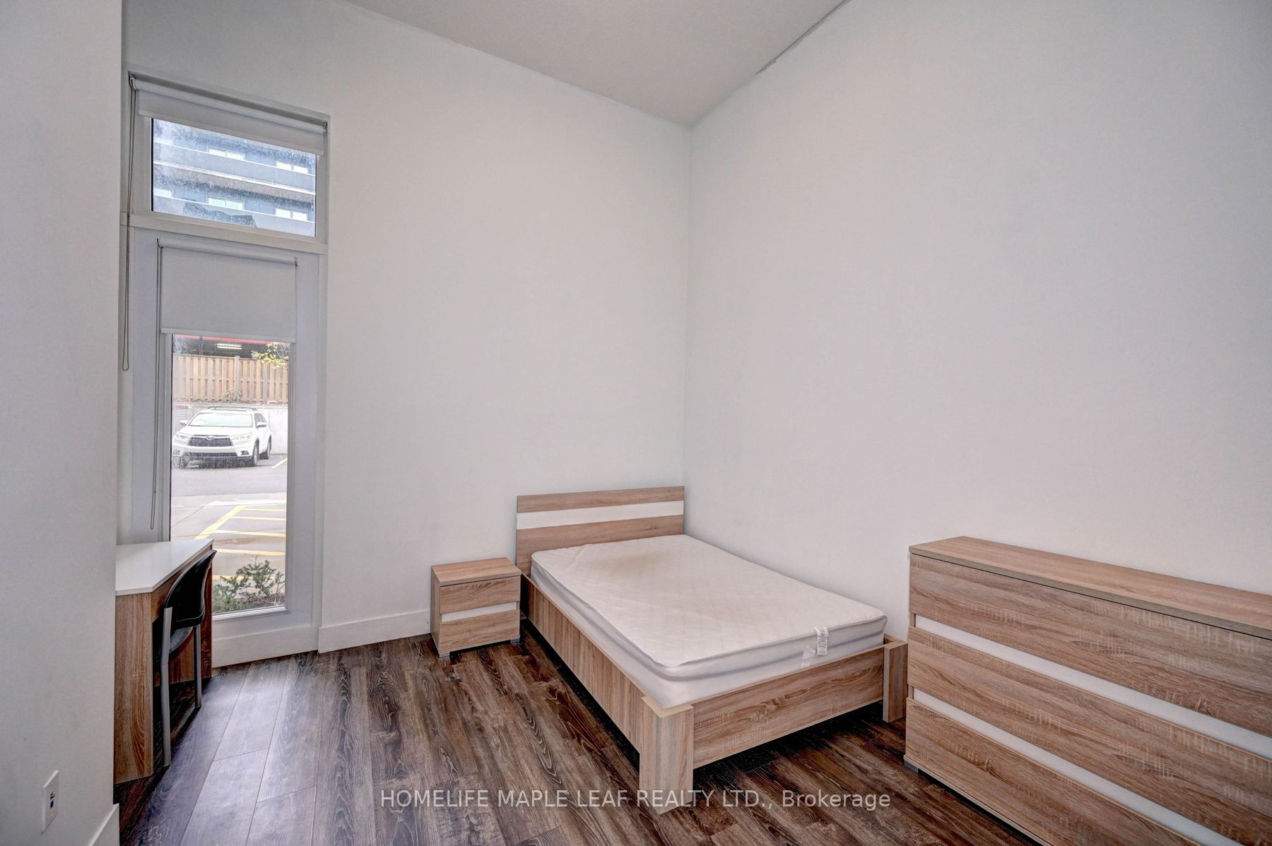 253 Albert St W, #106