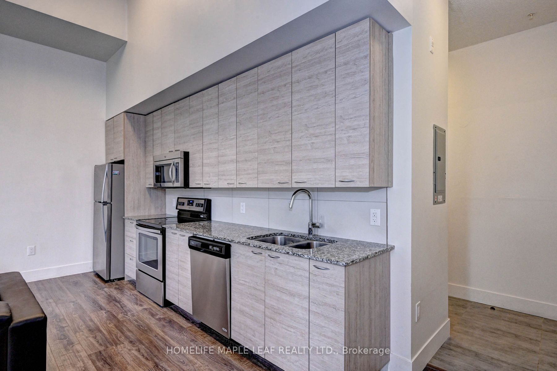 253 Albert St W, #106