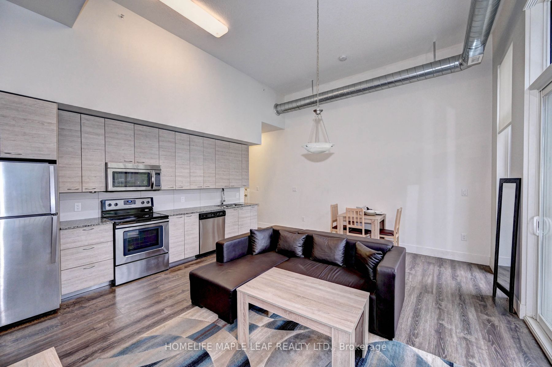 253 Albert St W, #106
