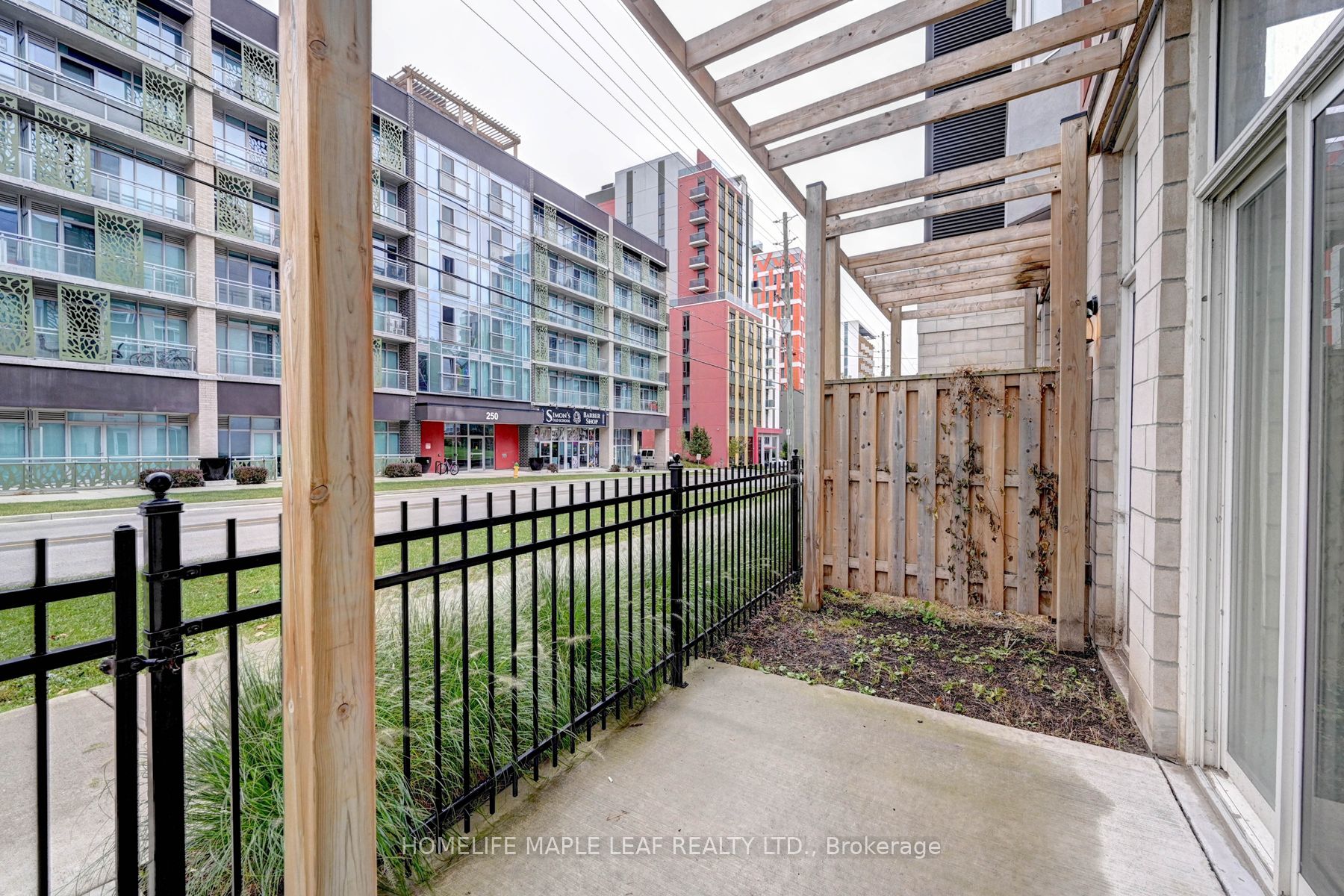 253 Albert St W, #106