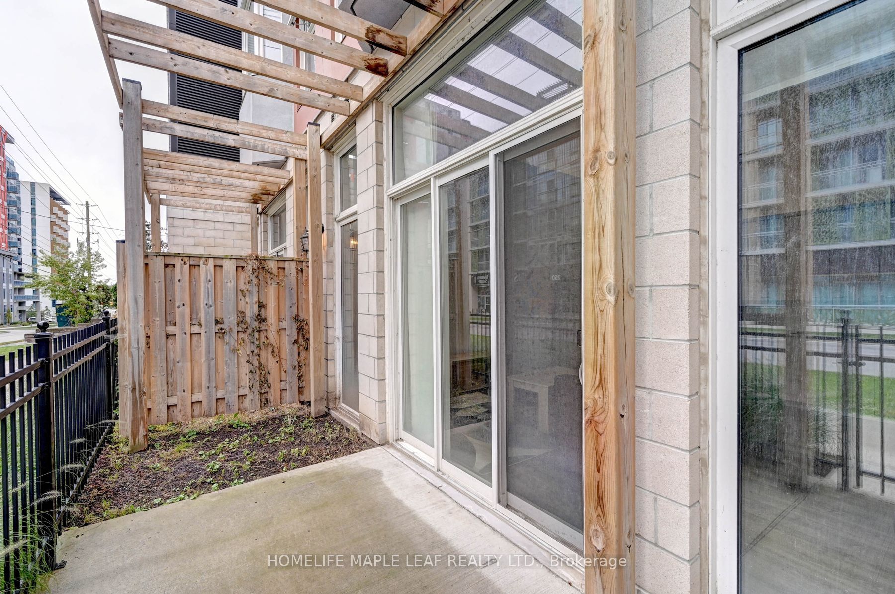 253 Albert St W, #106