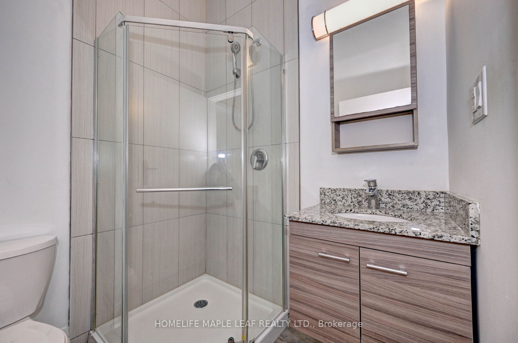 253 Albert St W, #106