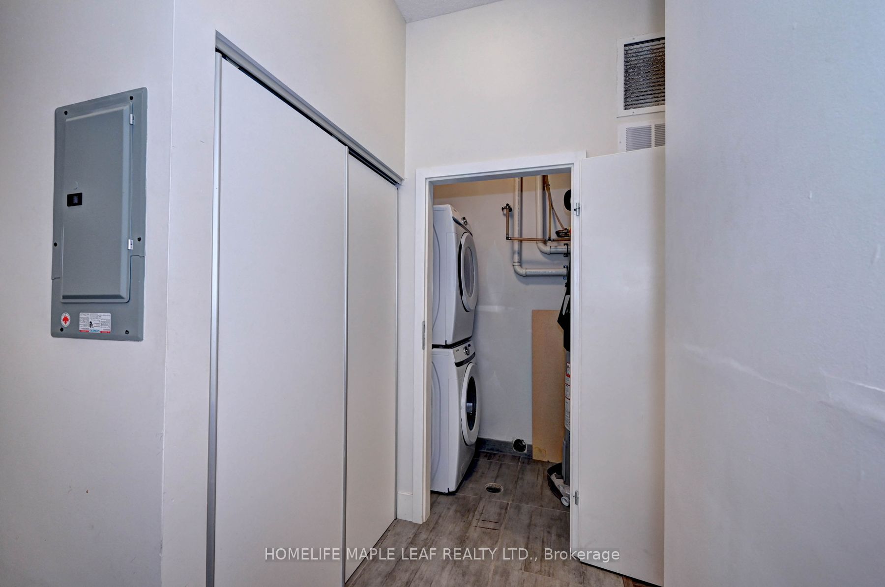 253 Albert St W, #106