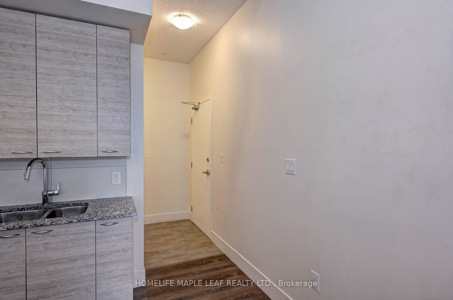 253 Albert St W, #106