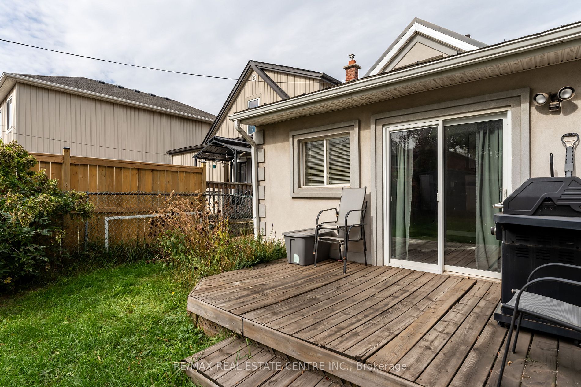 66 Vansitmart Ave