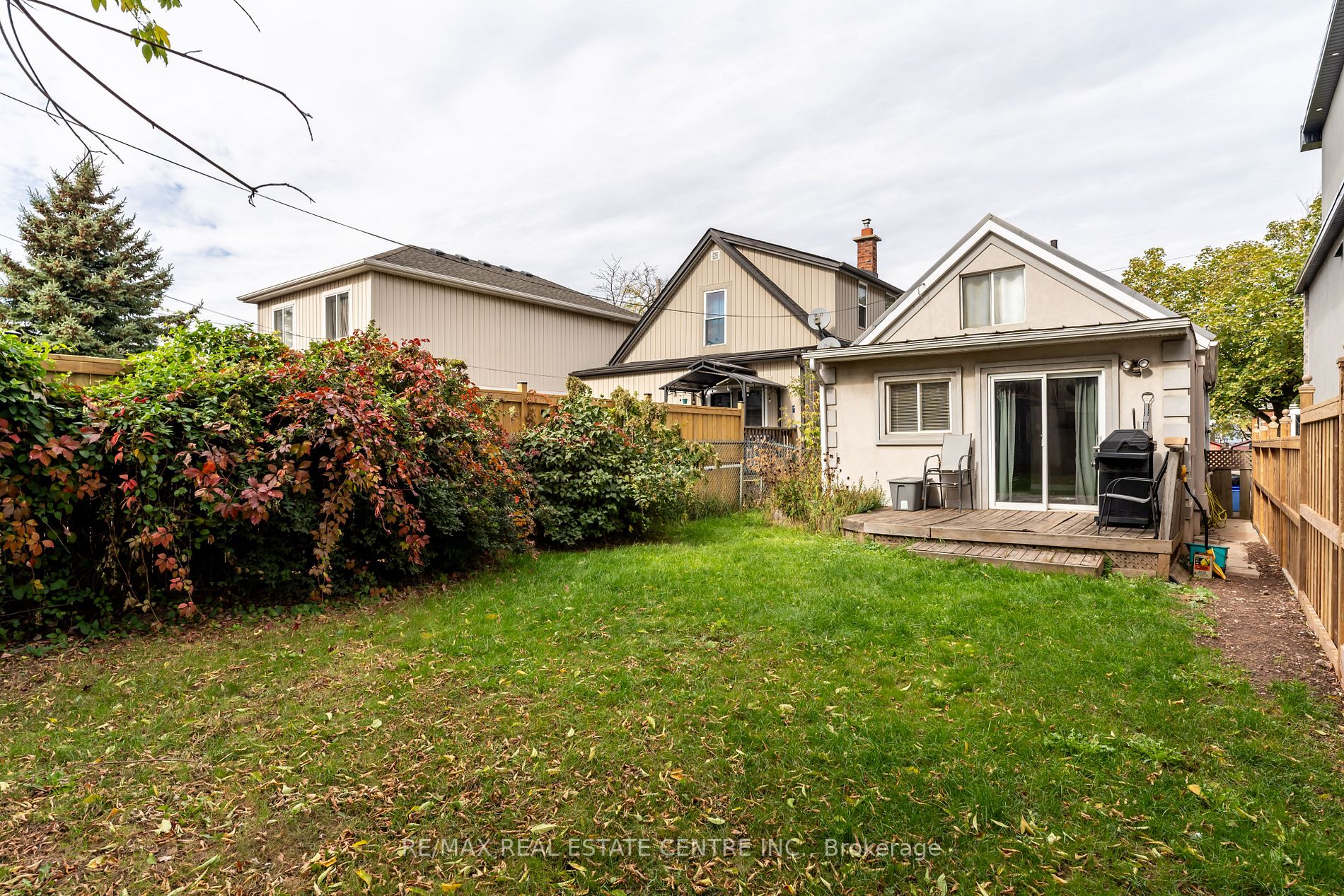 66 Vansitmart Ave