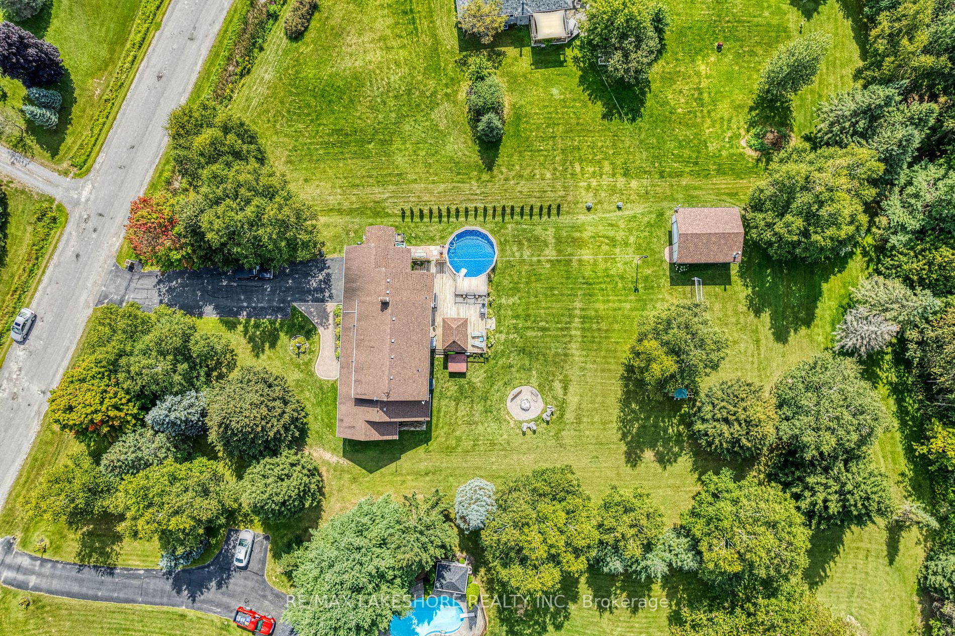3842 Larose Cres