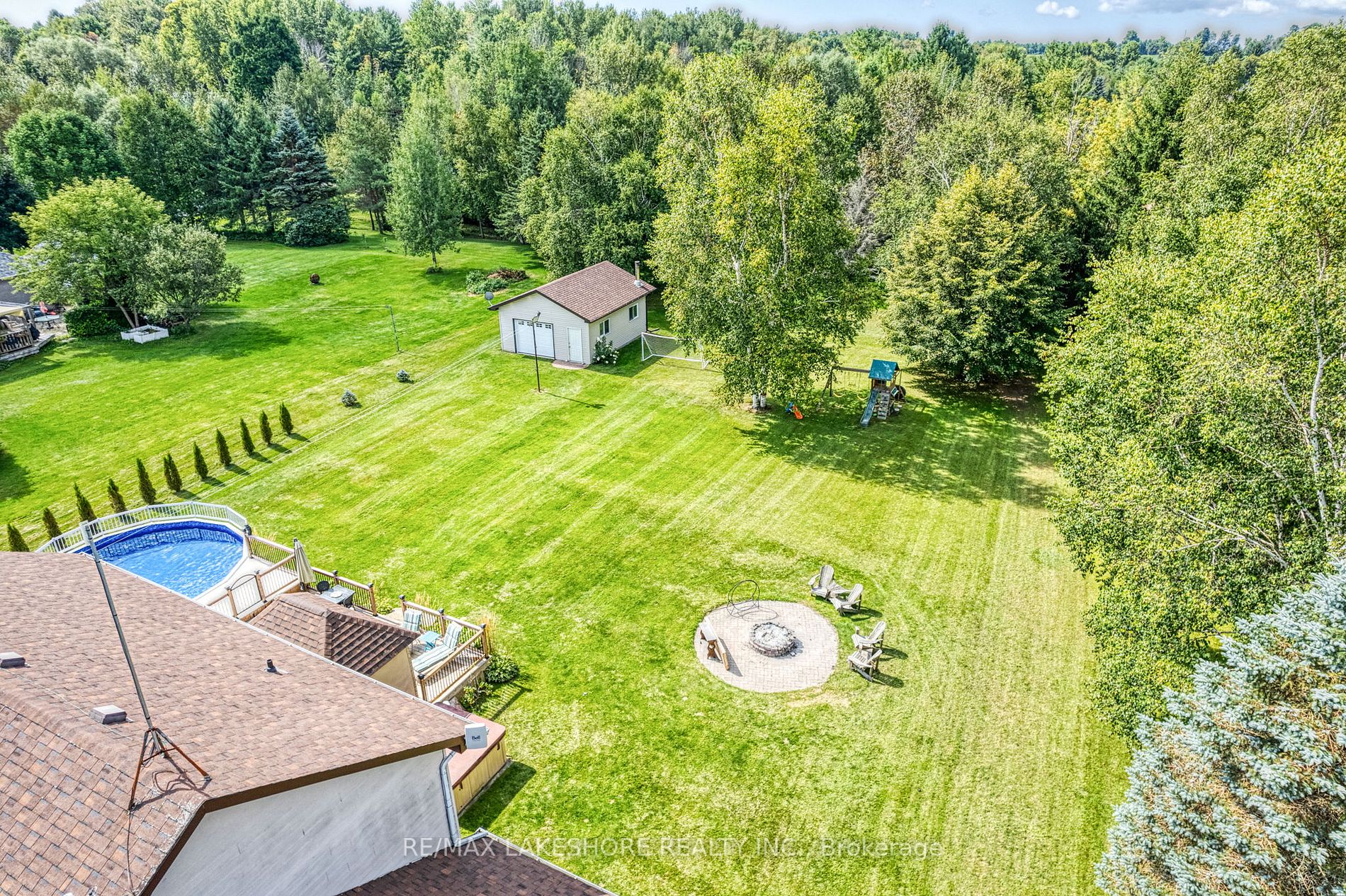 3842 Larose Cres
