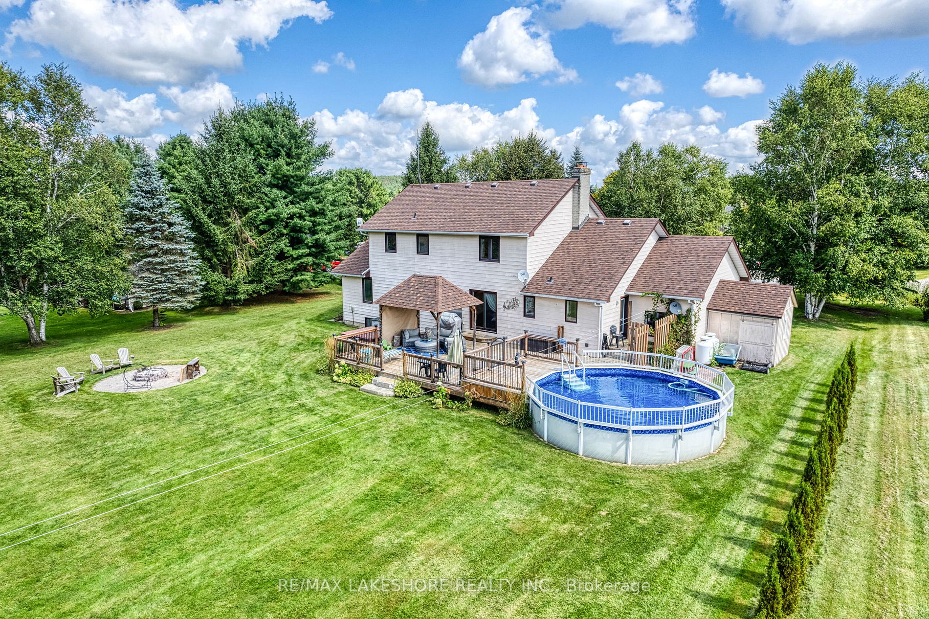 3842 Larose Cres