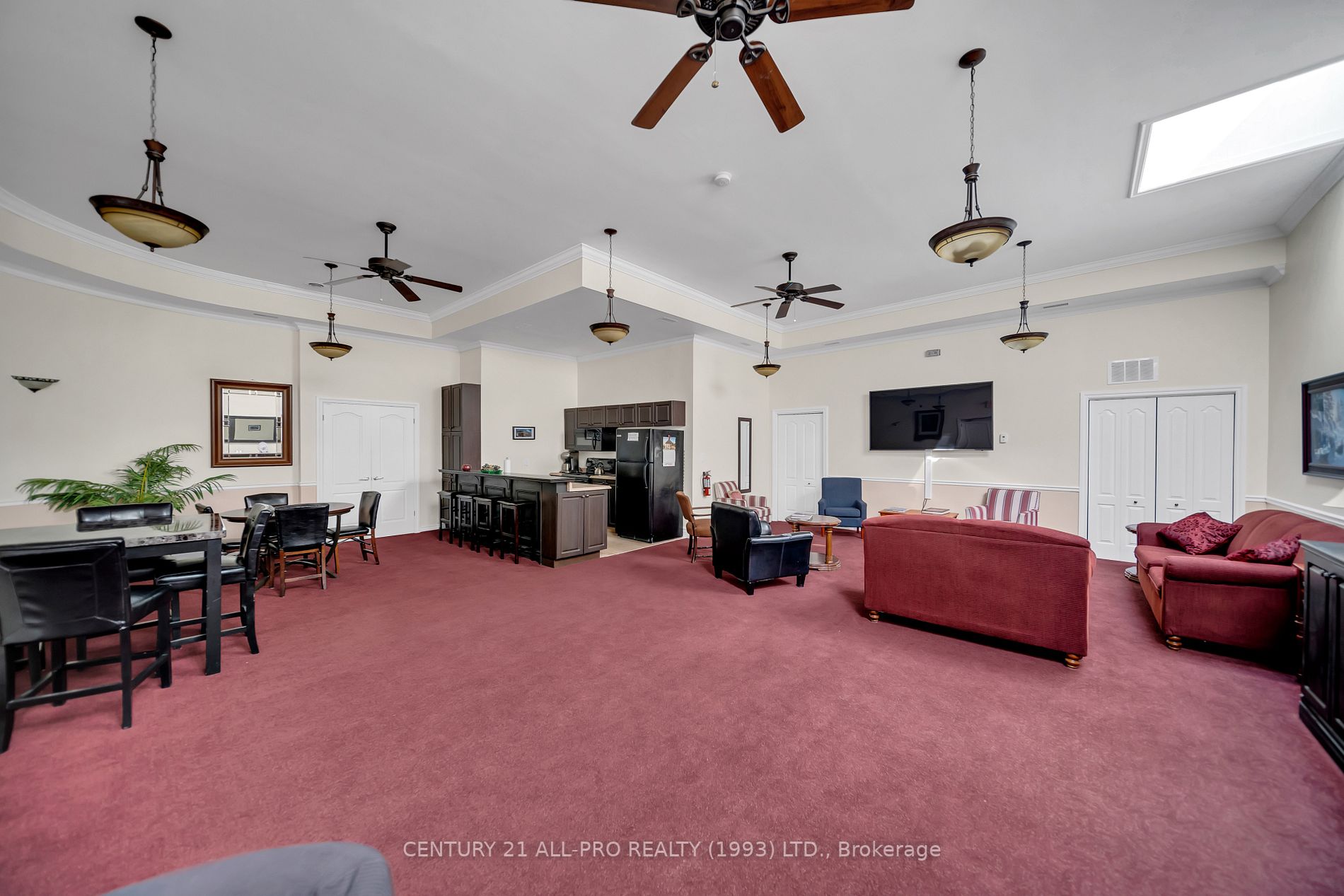 323 George St W, #207