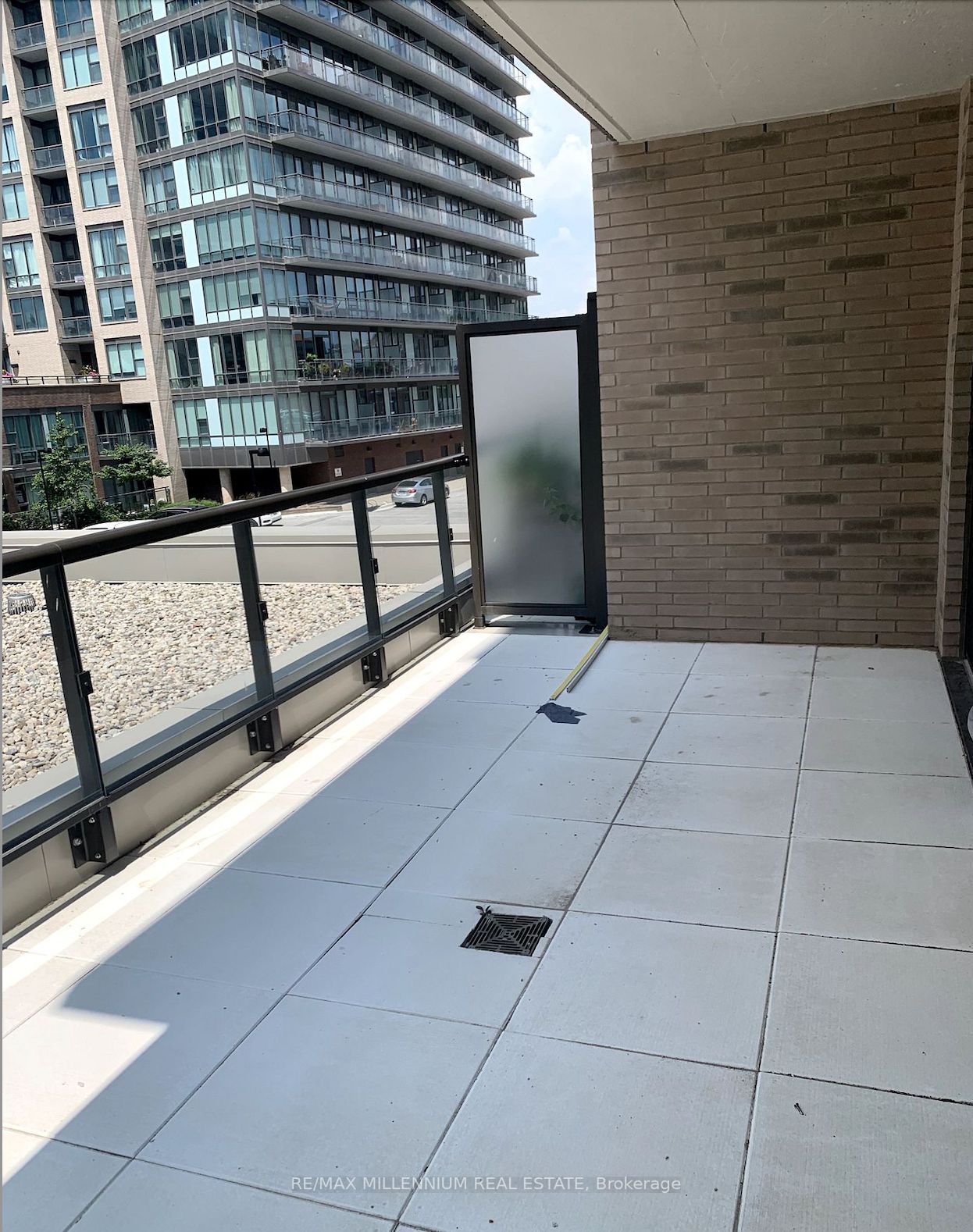 55 Duke St W, #233
