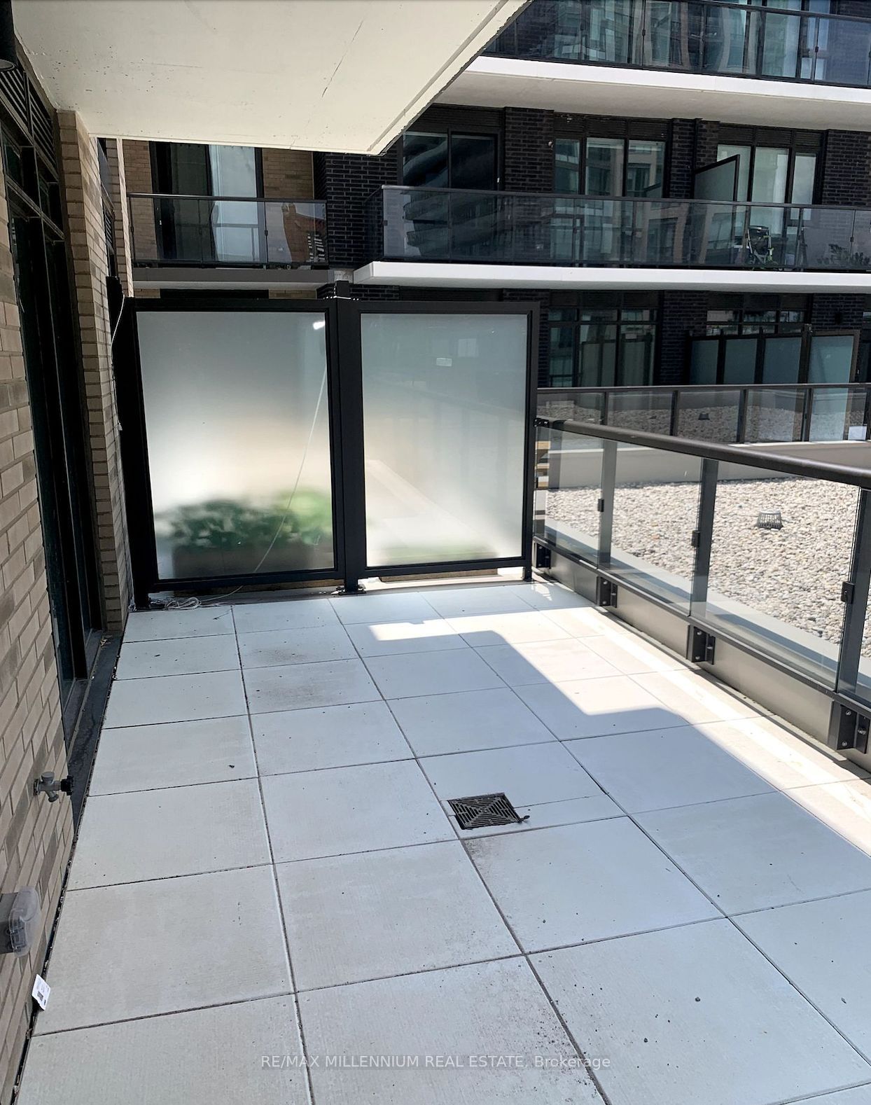 55 Duke St W, #233