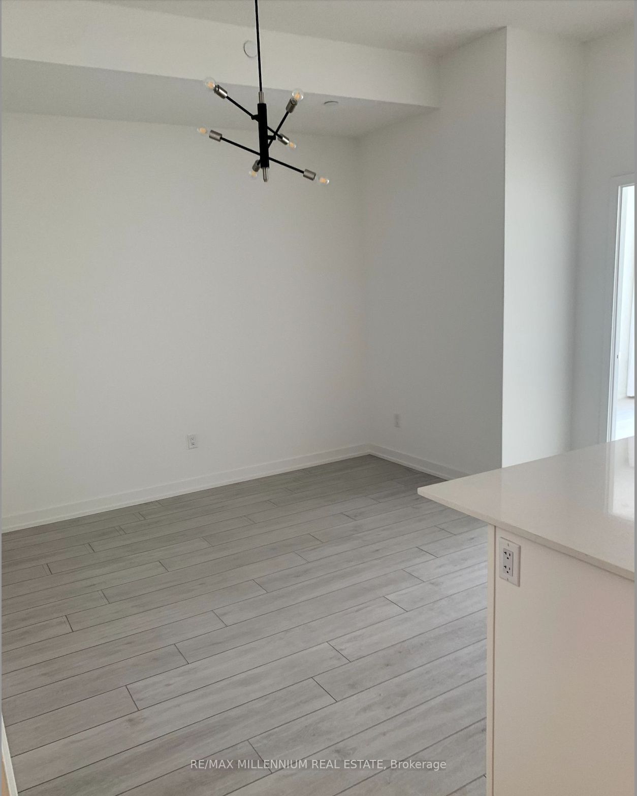 55 Duke St W, #233