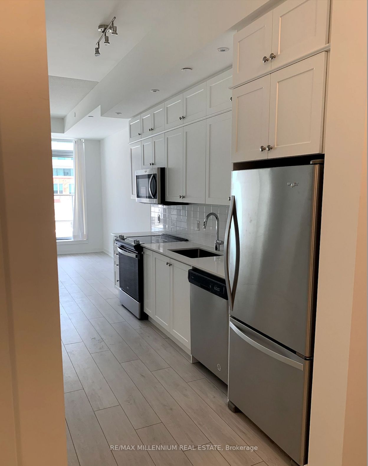 55 Duke St W, #233
