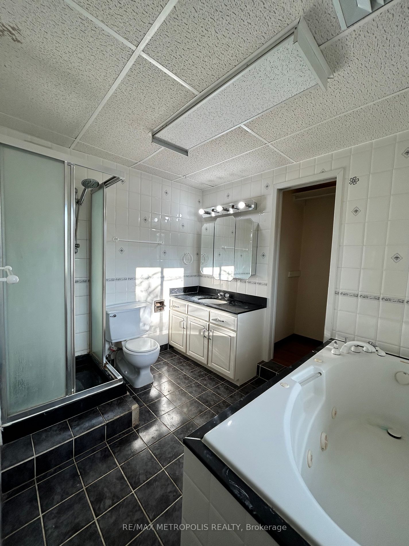 121 University Ave E, #17