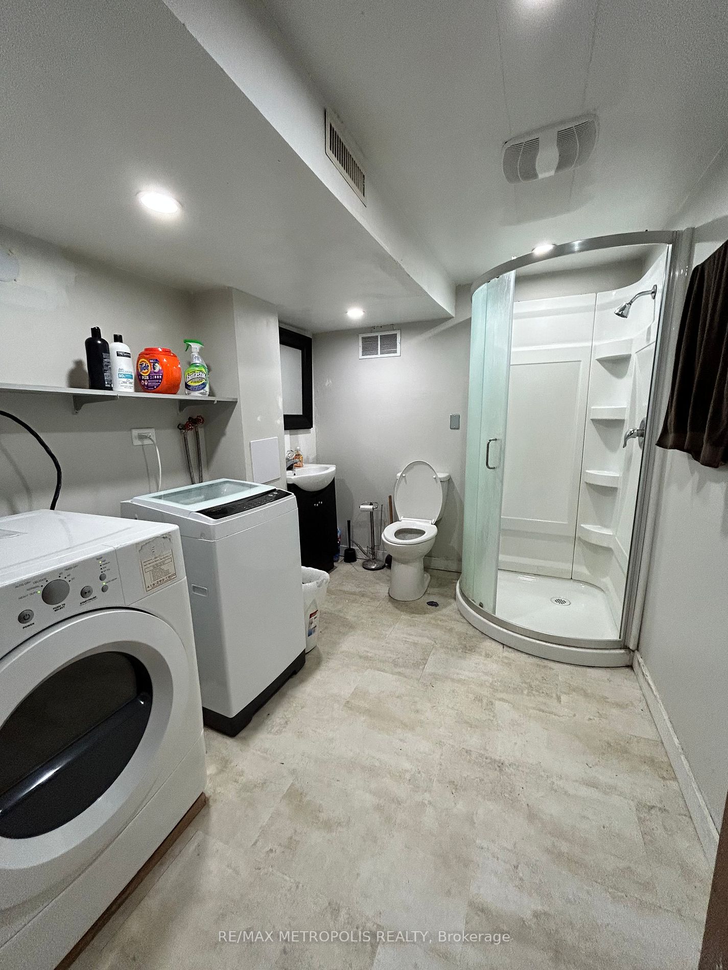 121 University Ave E, #17