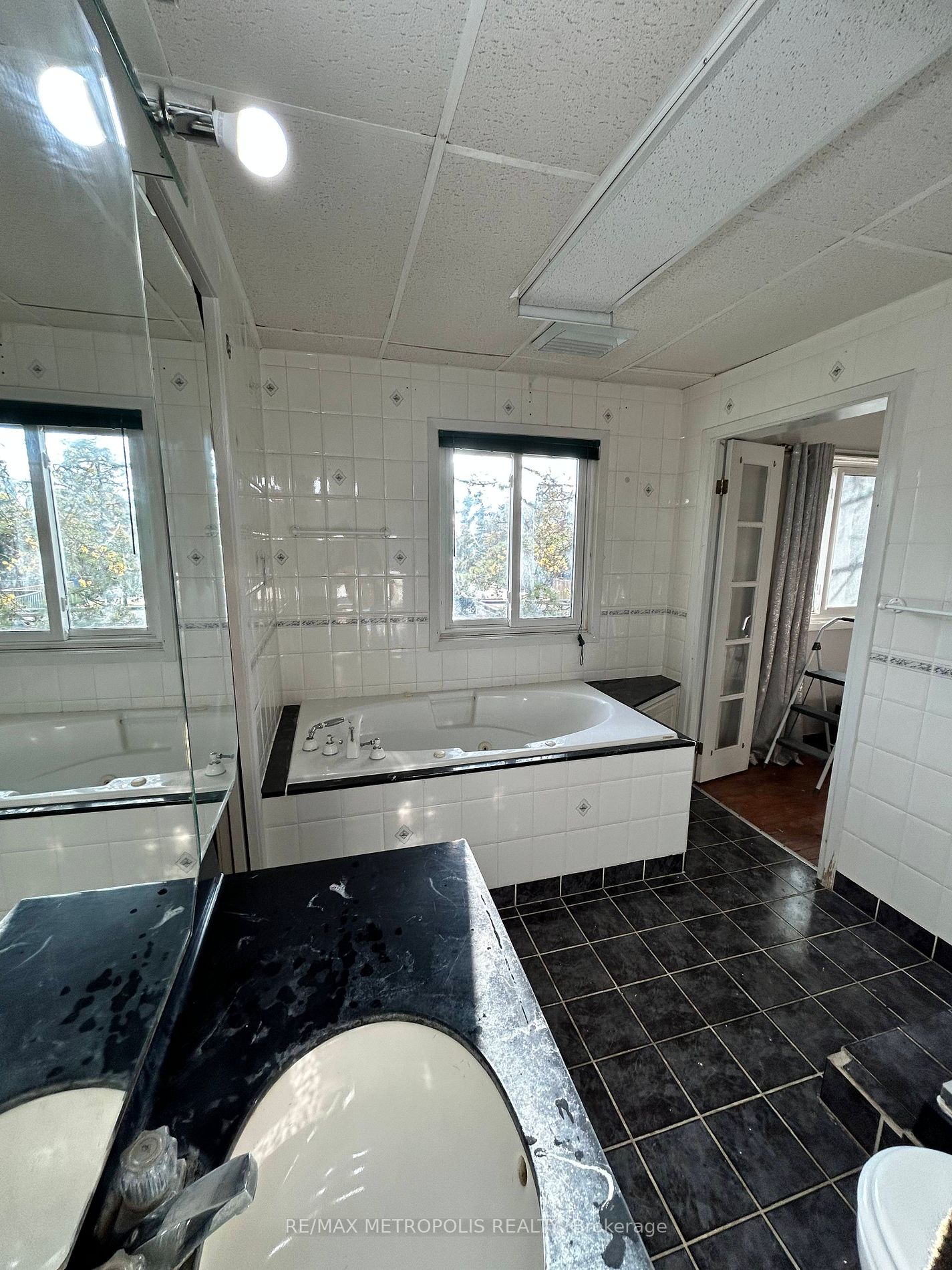 121 University Ave E, #17