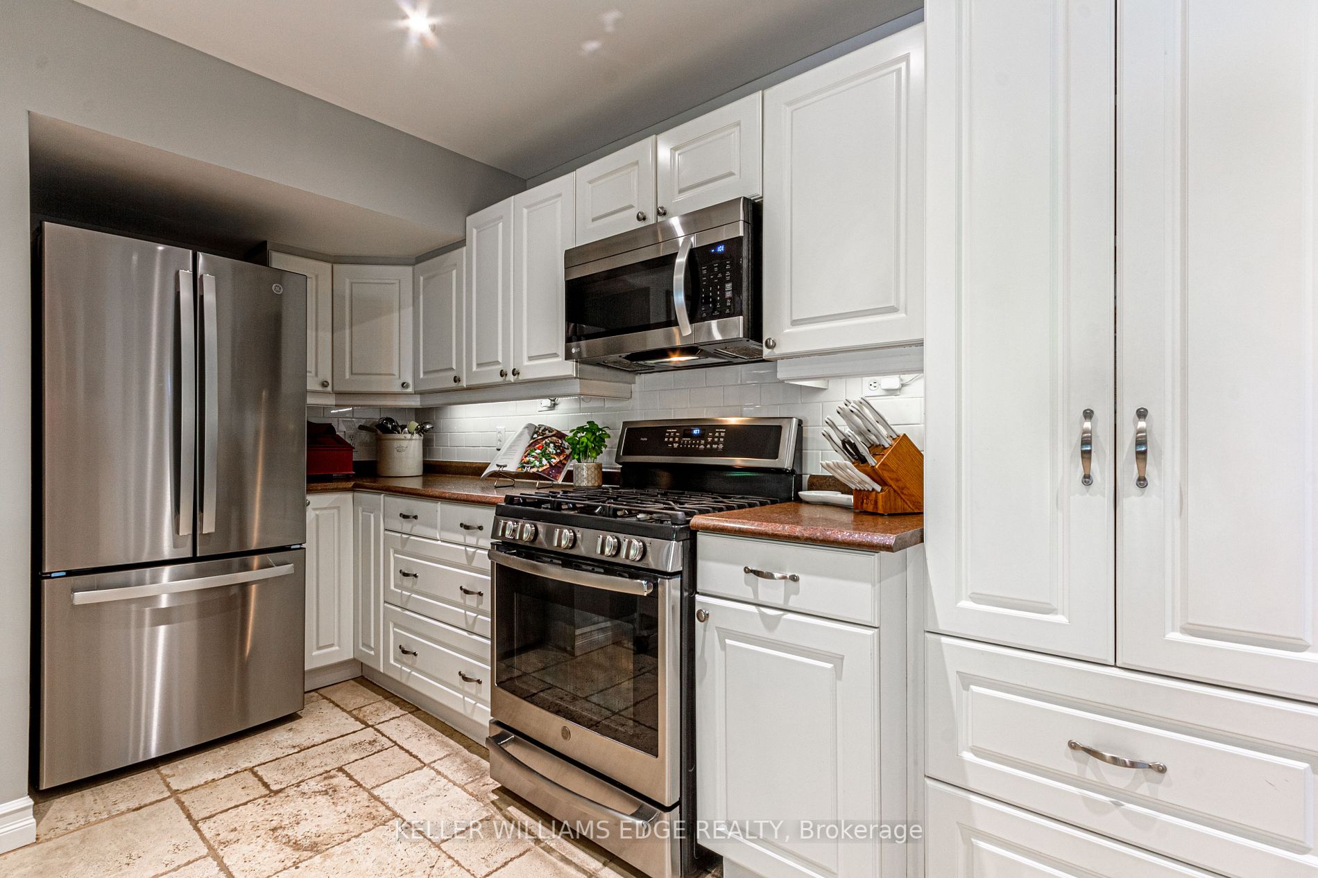 19 Lorne Ave