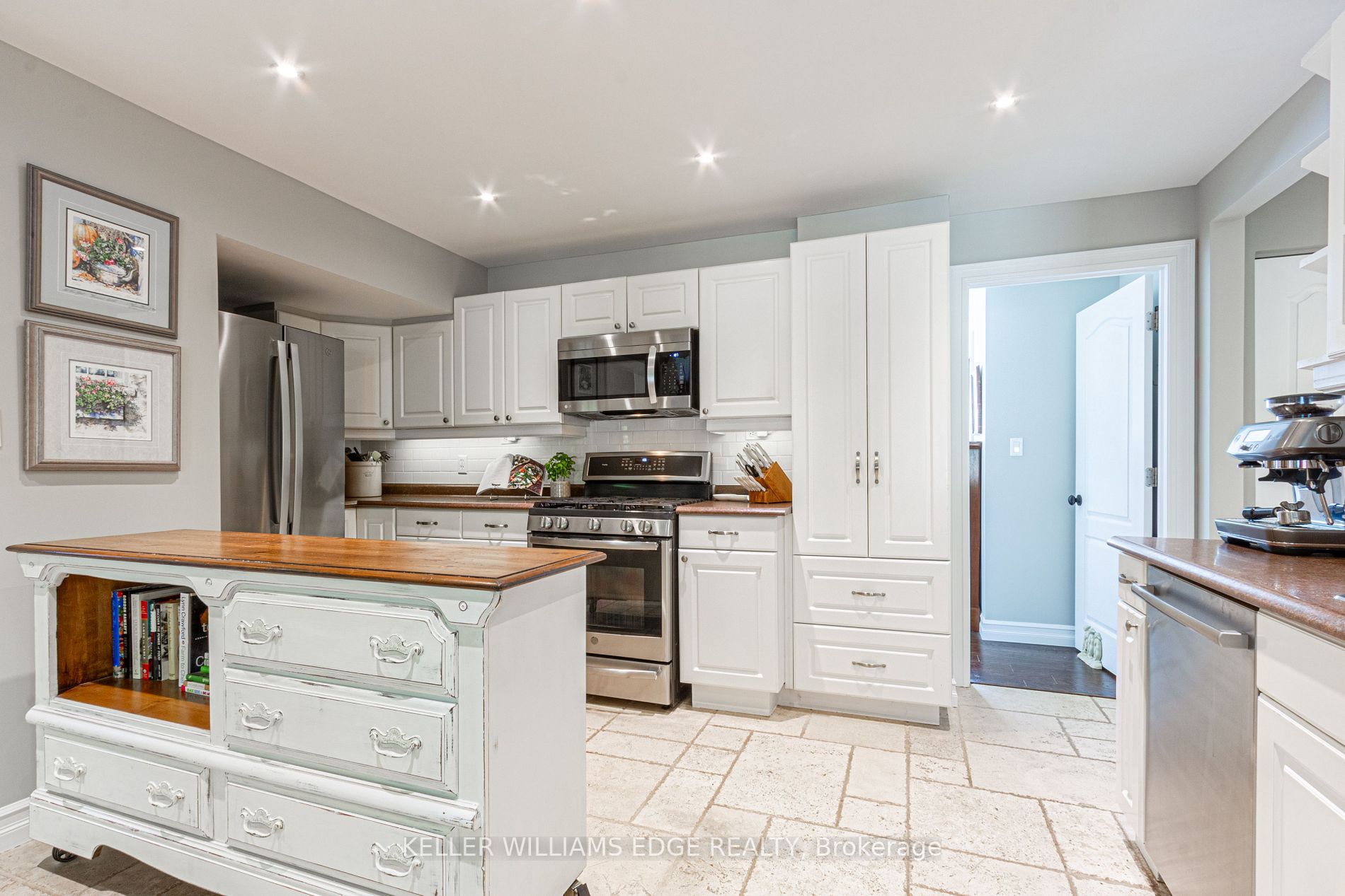 19 Lorne Ave