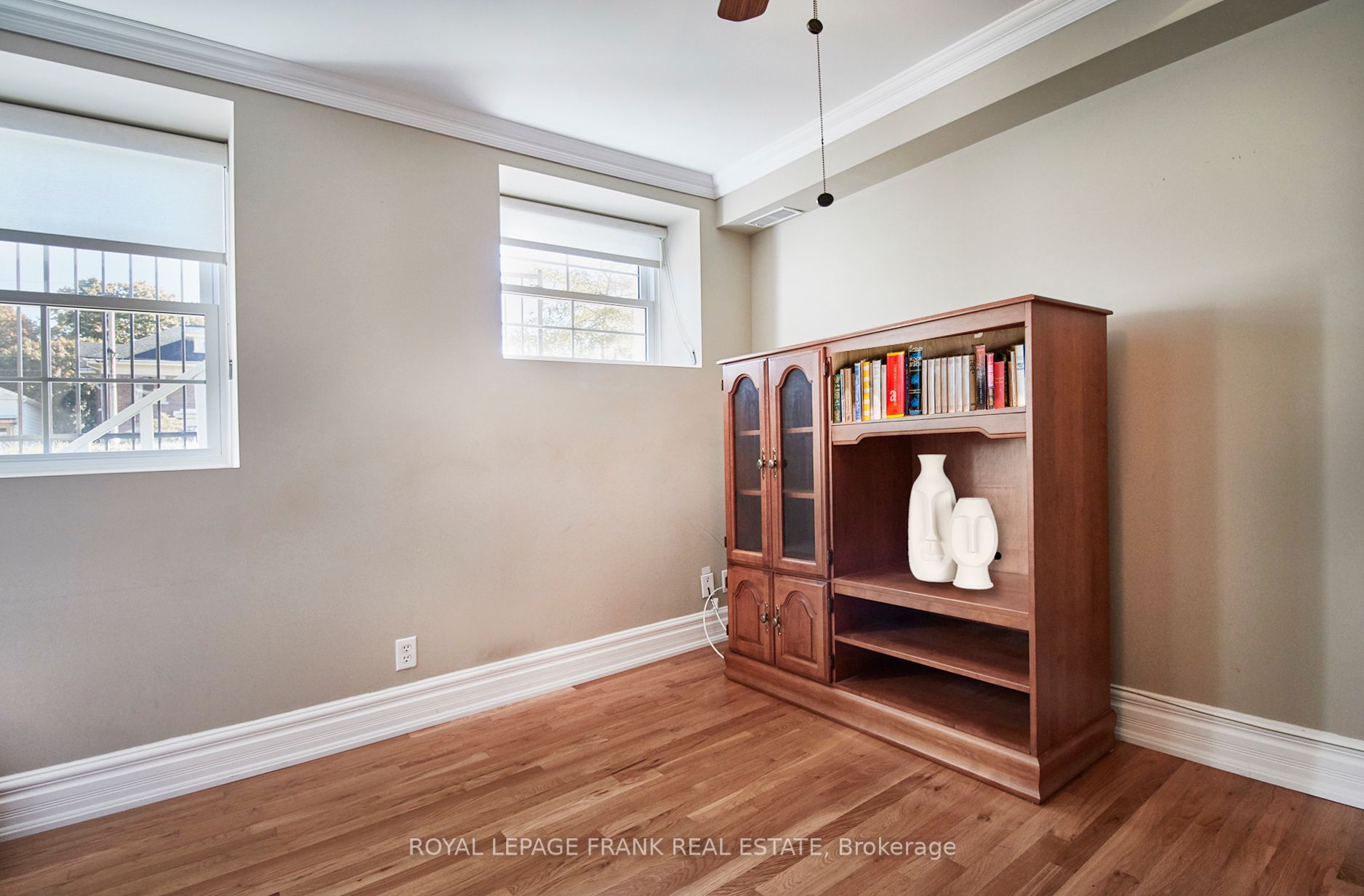 323 George St, #104
