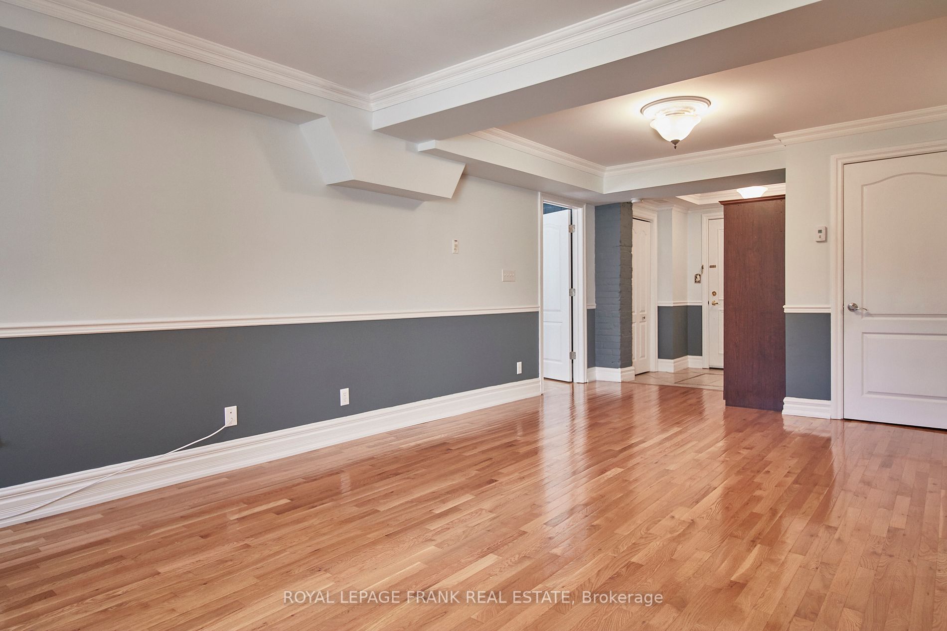 323 George St, #104