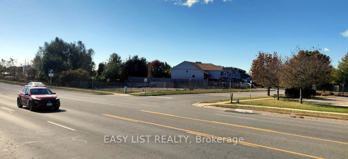 1 Ballantine St