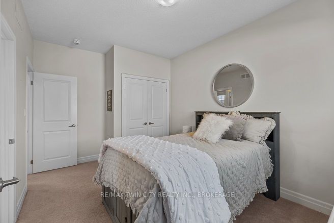 526 Walking Fern Crt