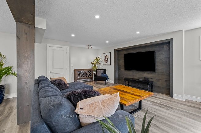 526 Walking Fern Crt