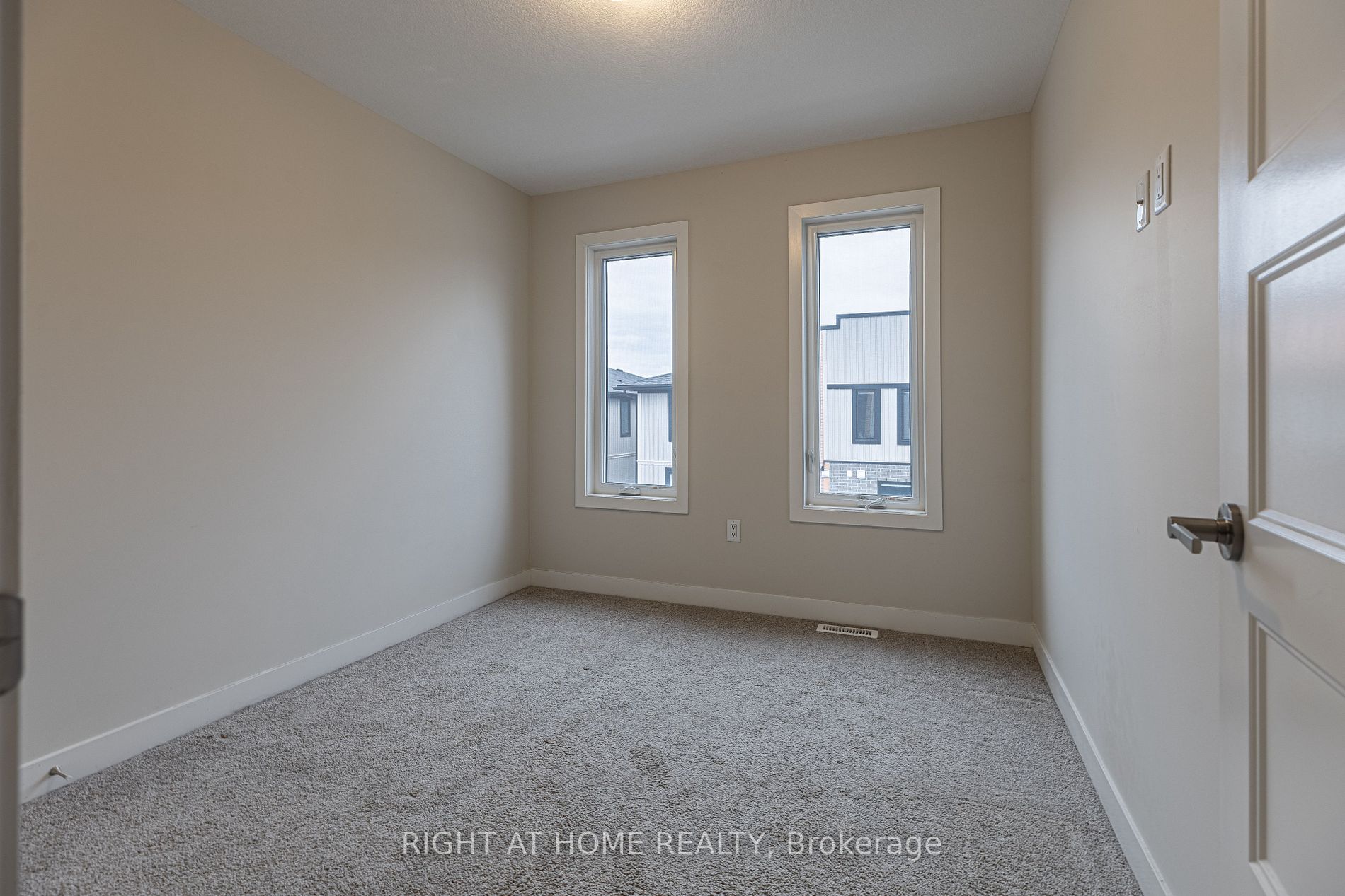 925 Battery Park, #102