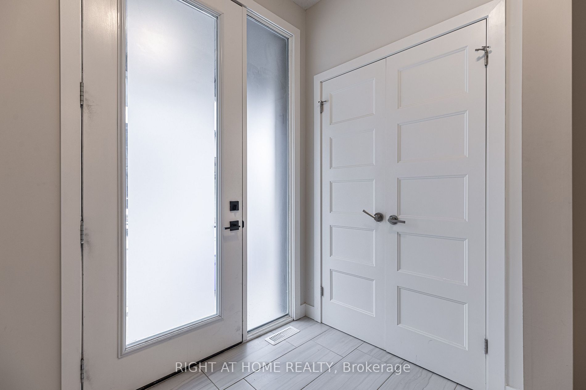 925 Battery Park, #102