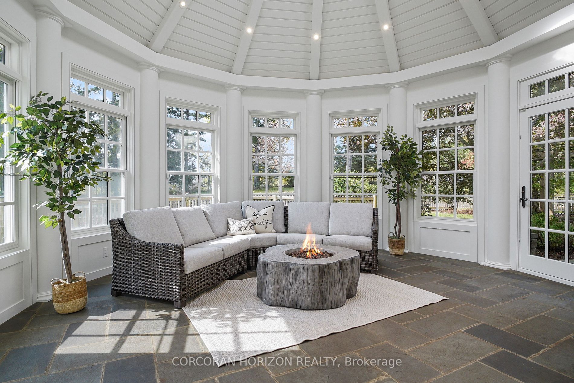 34 Fallbrook Lane