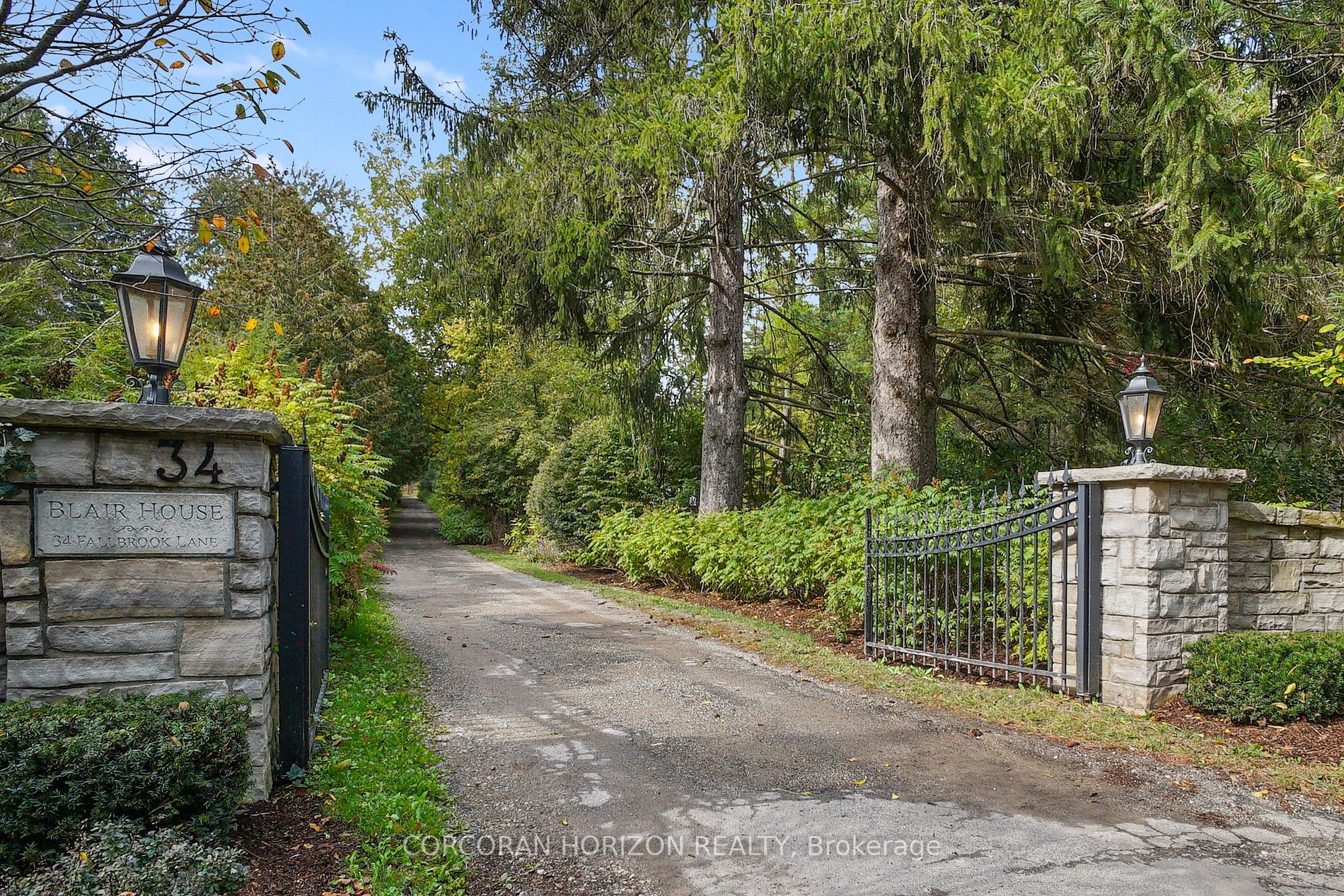 34 Fallbrook Lane