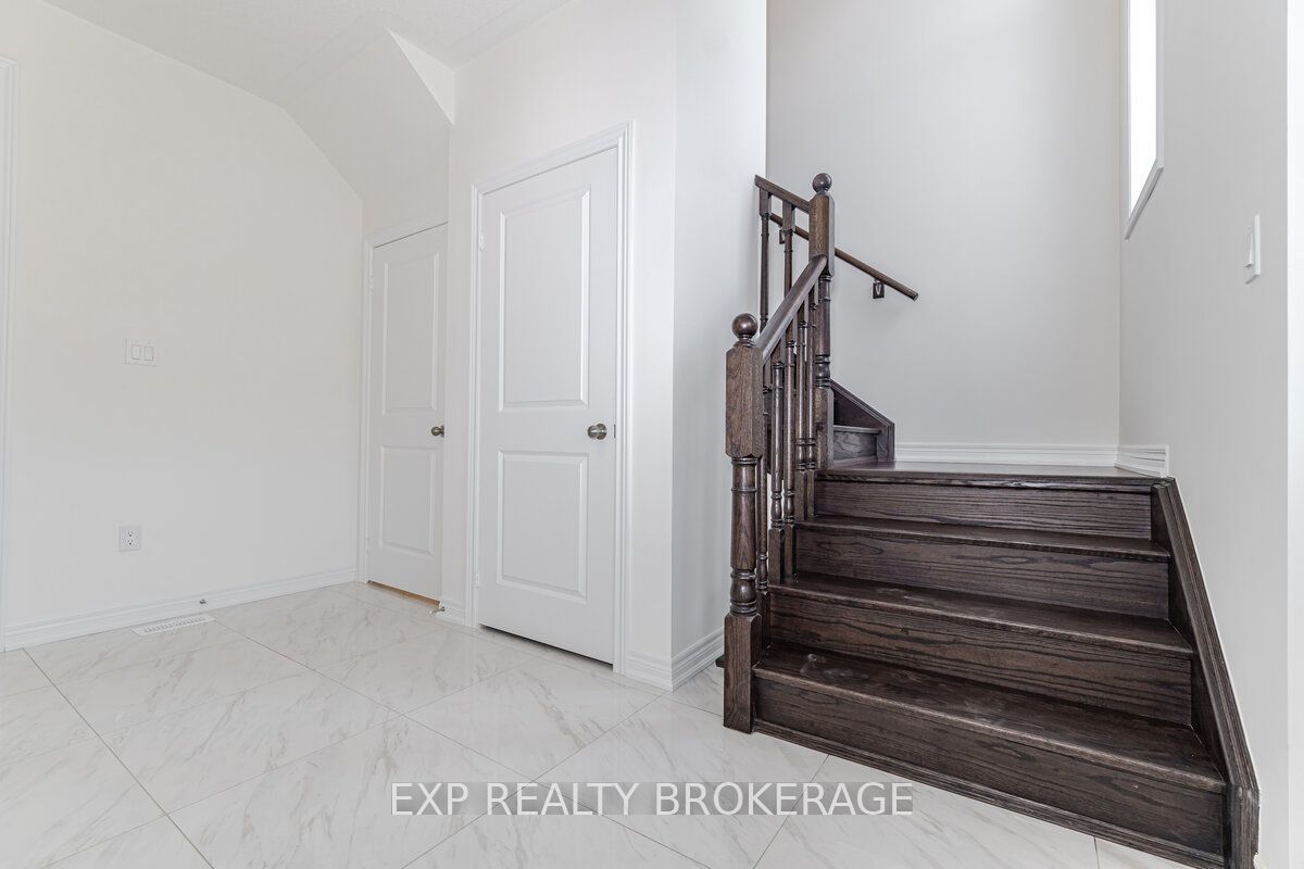 565 Red Elm Rd