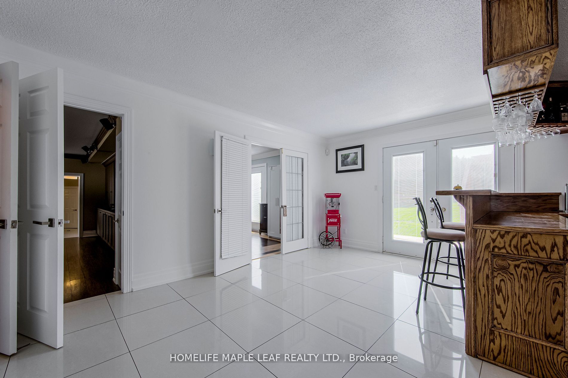 33 Maplewood Dr