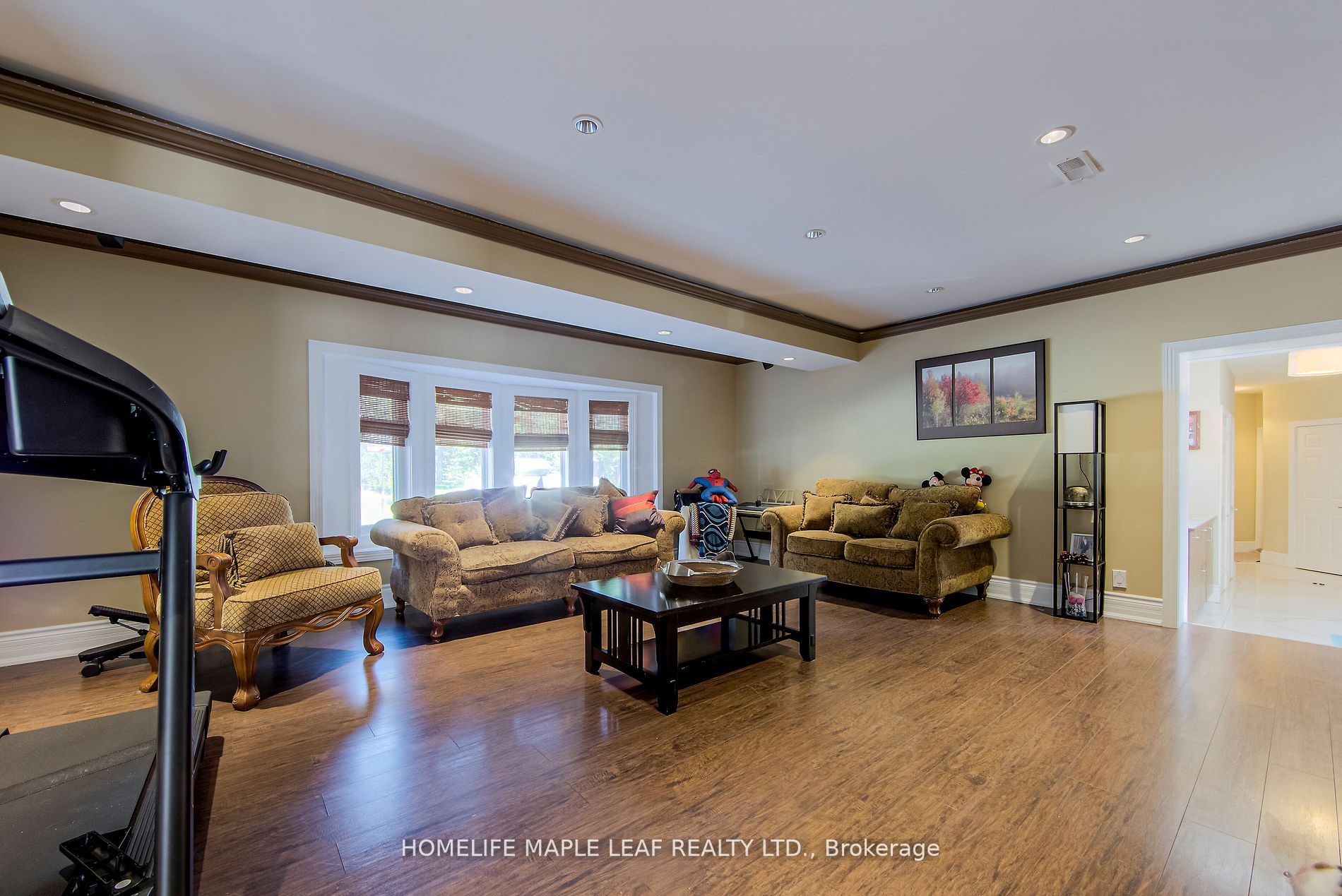 33 Maplewood Dr