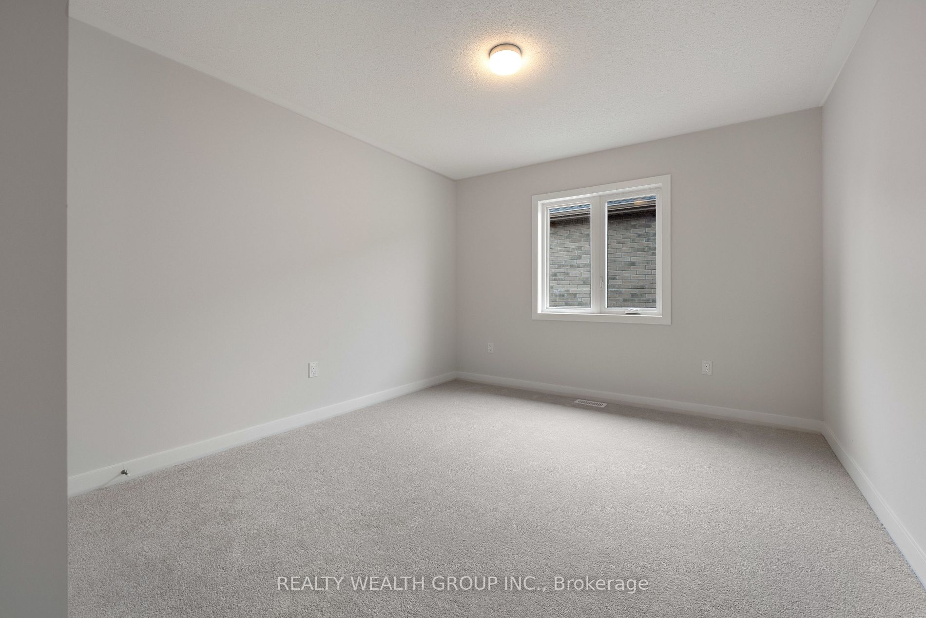 22 Tulip Cres N