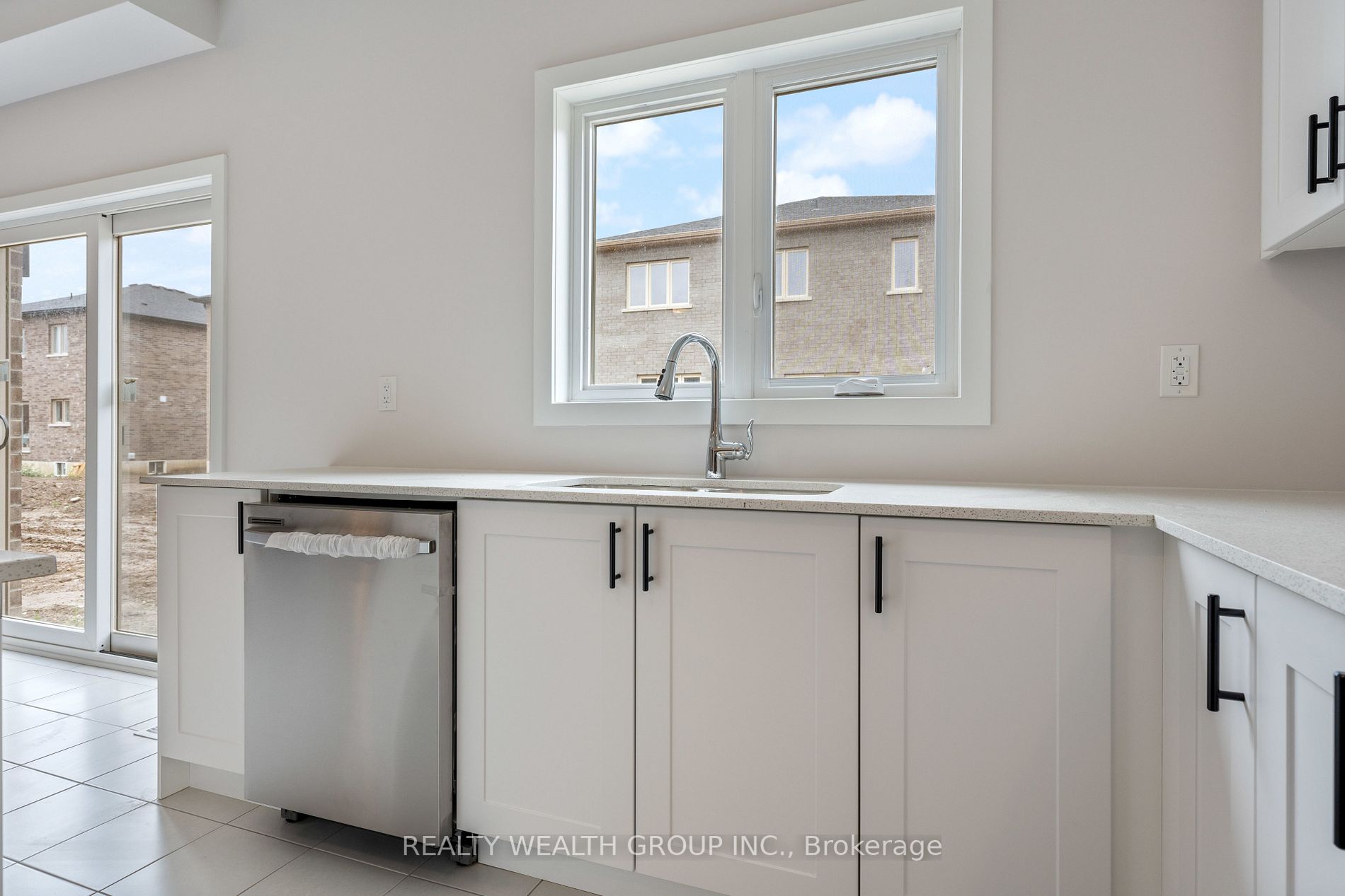 22 Tulip Cres N