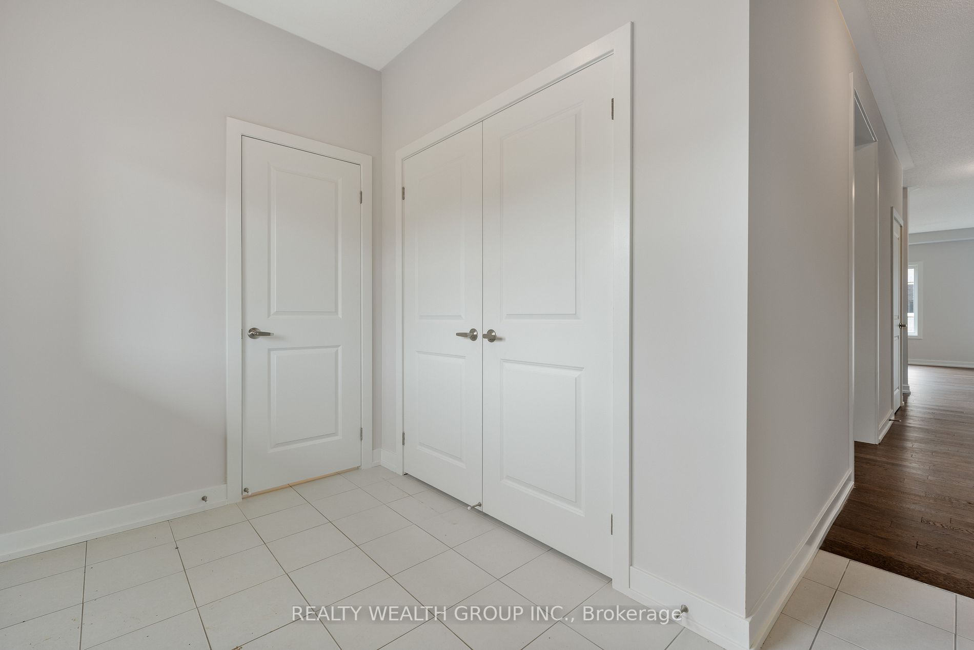 22 Tulip Cres N