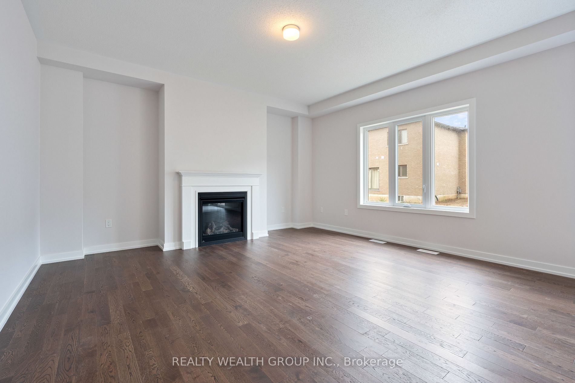 22 Tulip Cres N
