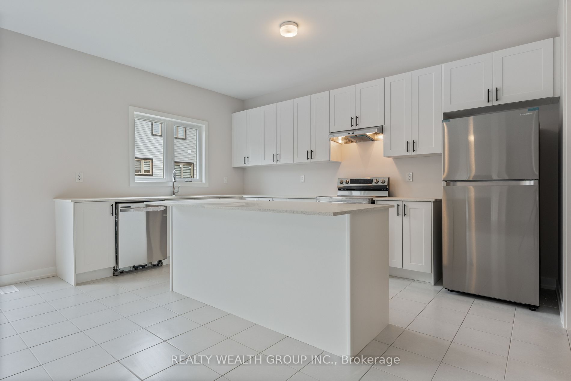 22 Tulip Cres N