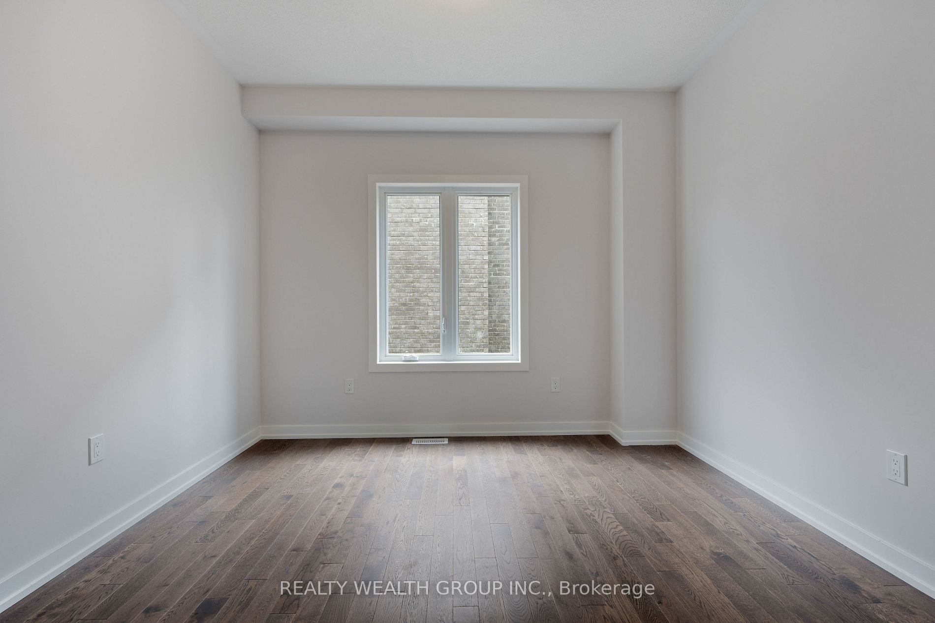22 Tulip Cres N