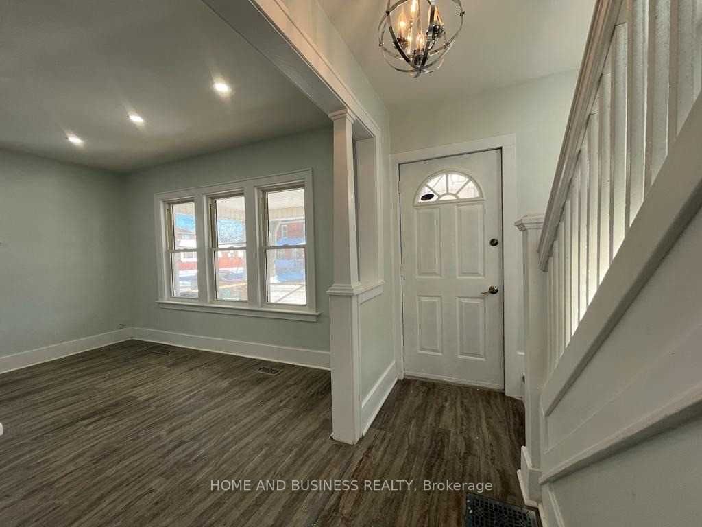 3272 Baby St
