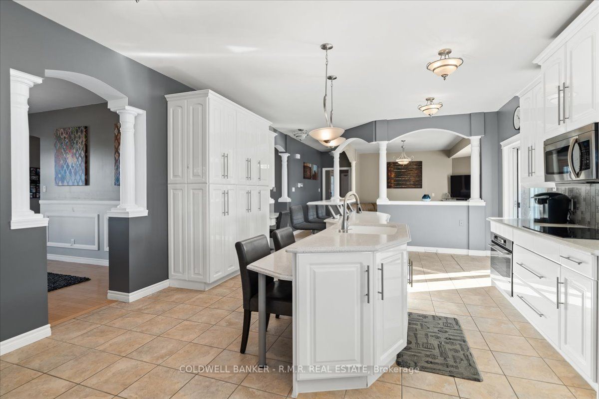 17 Sunset Dr