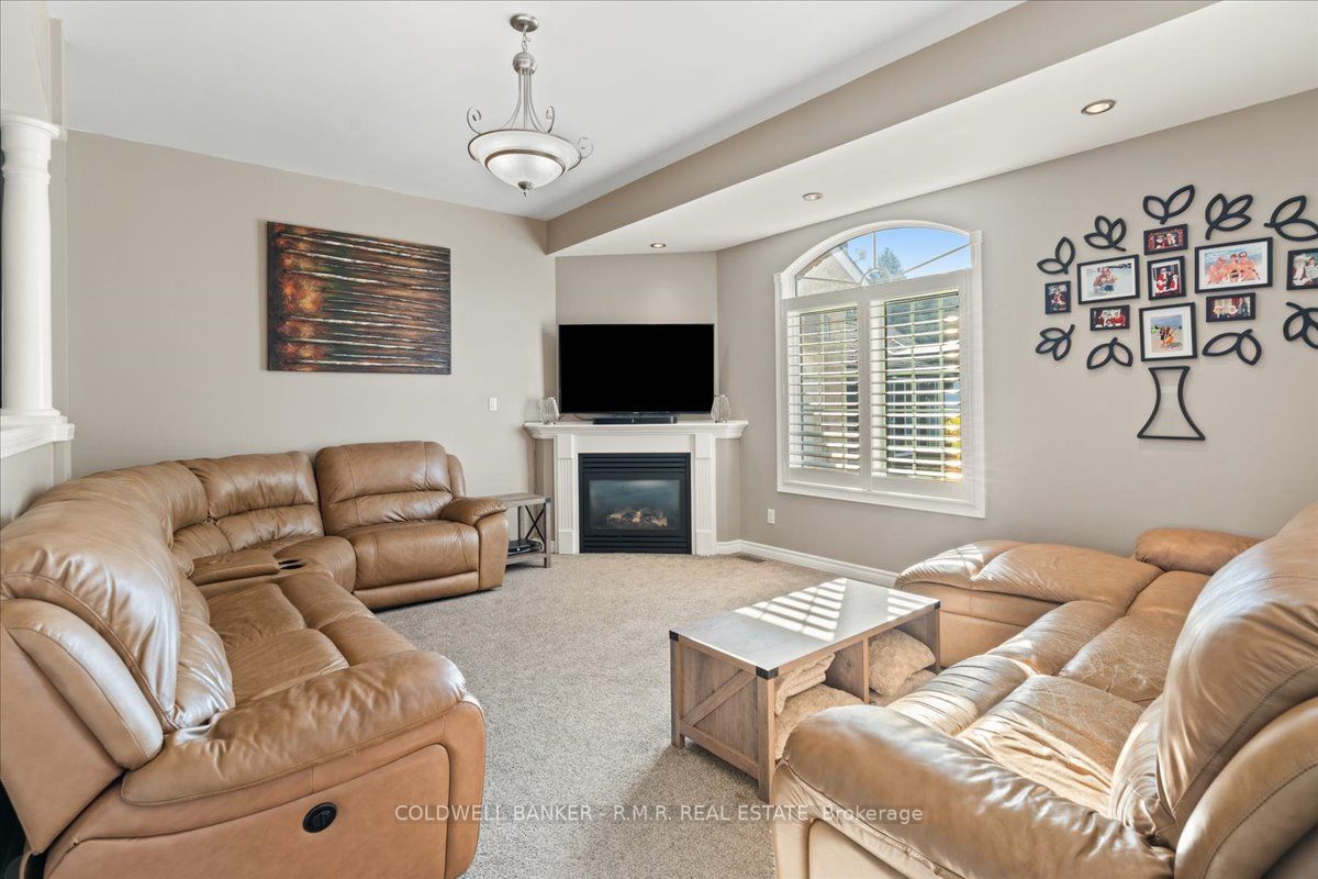 17 Sunset Dr