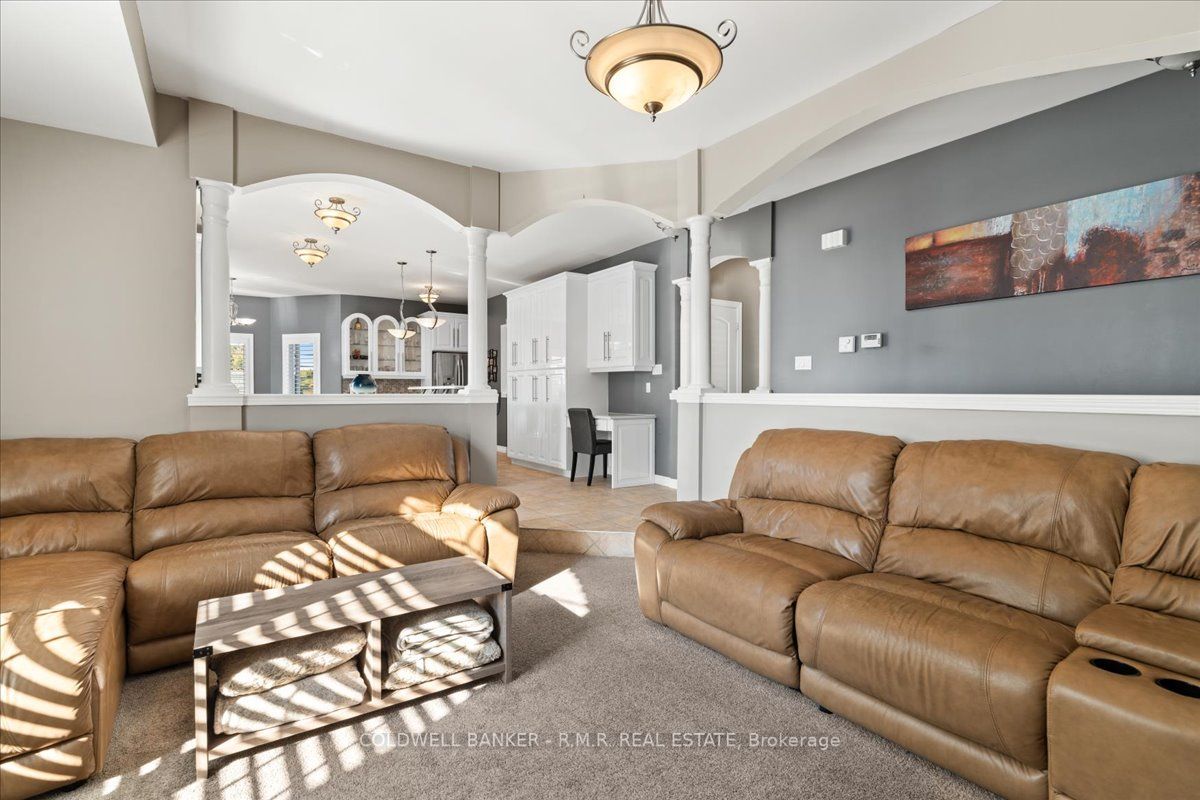 17 Sunset Dr