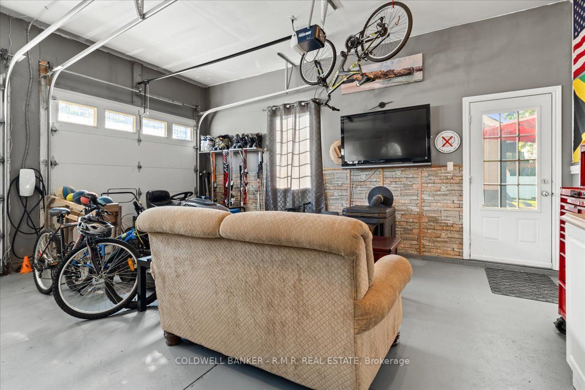 17 Sunset Dr