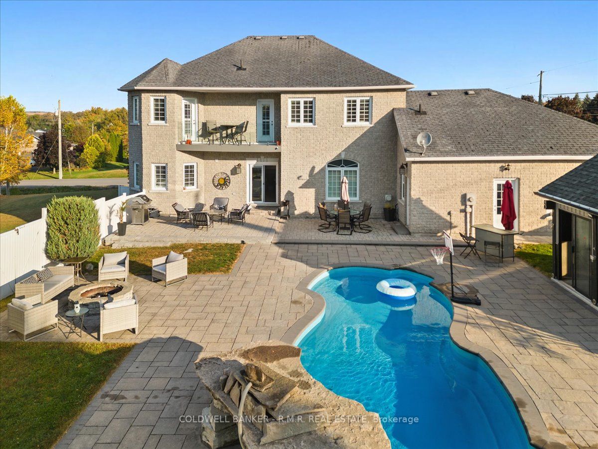 17 Sunset Dr