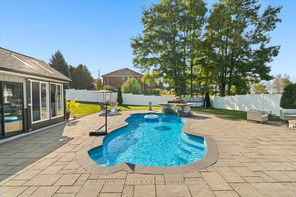 17 Sunset Dr